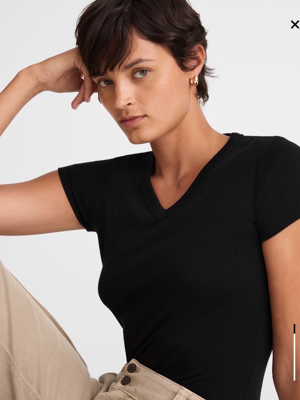 Madewell The 90s V-Neck Baby Tee in
Compact Cotton